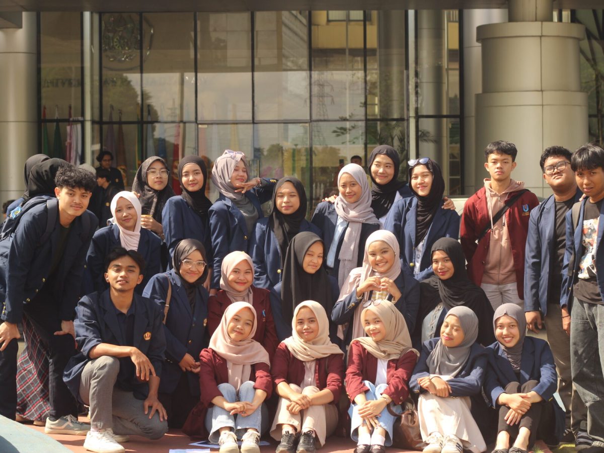 Peran Perguruan Tinggi dalam Mempersiapkan Mahasiswa Menghadapi Dunia Kerja Modern