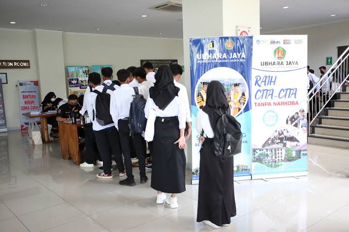 Persiapan Mahasiswa Baru Menghadapi Perubahan Lingkungan Belajar di Perguruan Tinggi